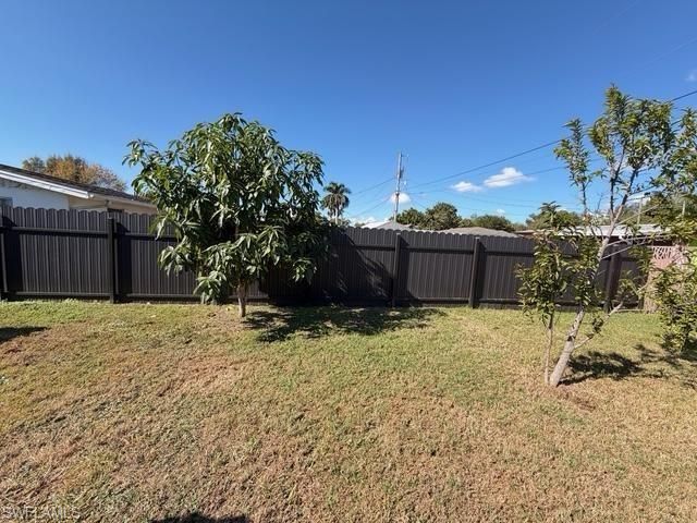 40 Victoria Dr , North Fort Myers, FL 33917 Photo