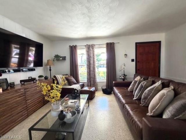 40 Victoria Dr , North Fort Myers, FL 33917 Photo