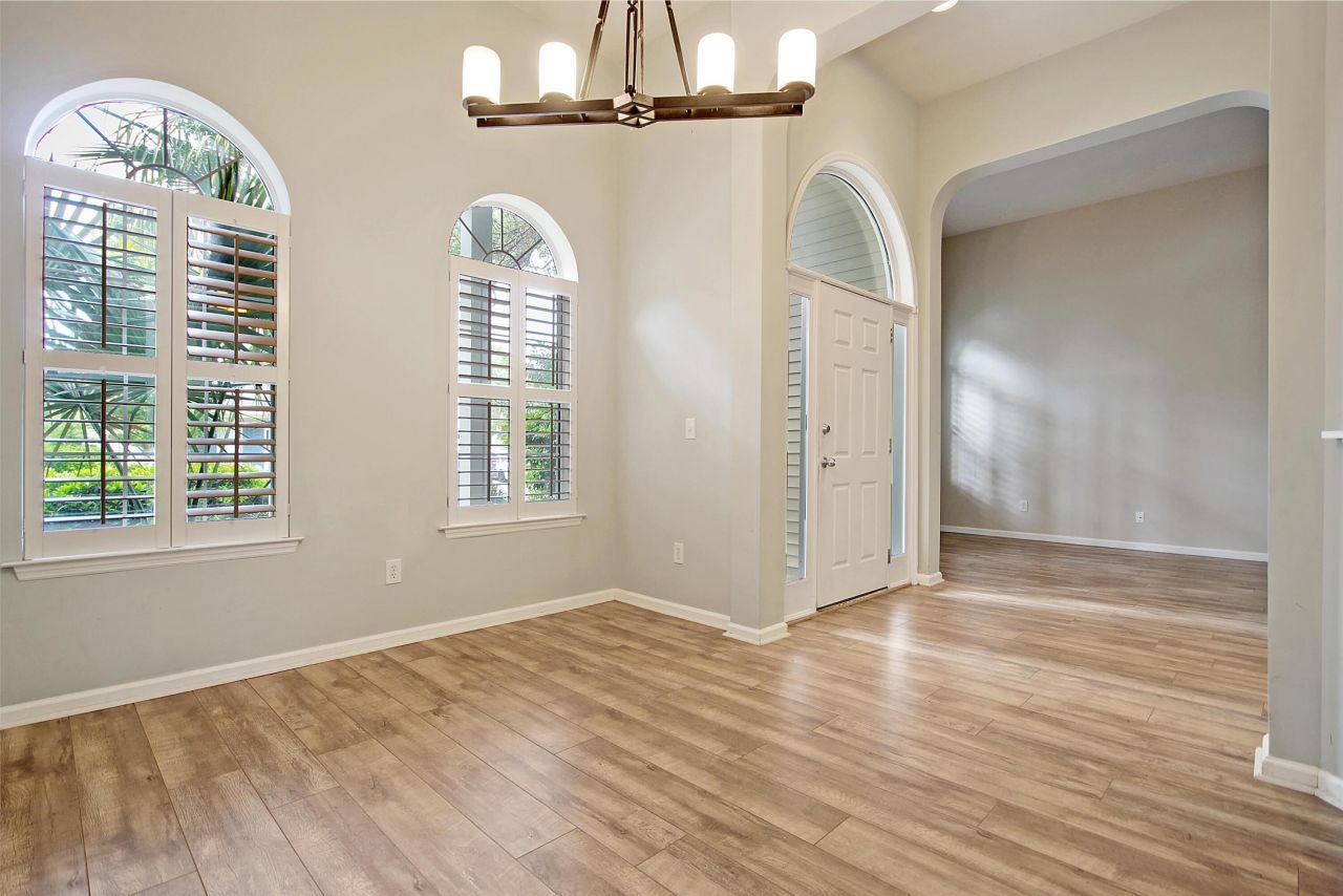 2264 Andover Way Photo 10