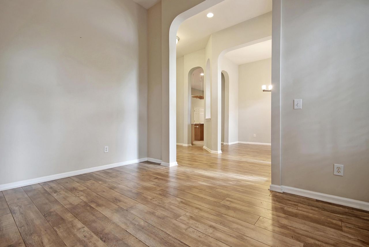 2264 Andover Way Photo 13