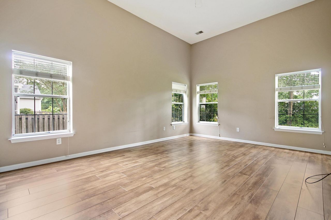 2264 Andover Way Photo 14