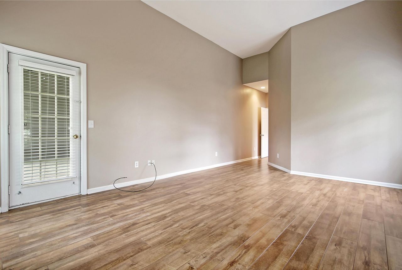 2264 Andover Way Photo 15