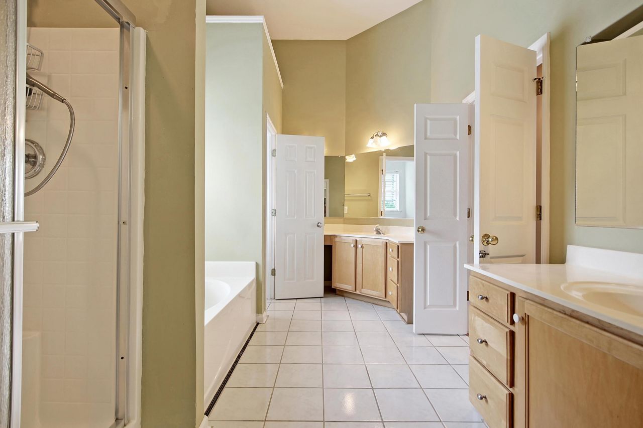 2264 Andover Way Photo 18