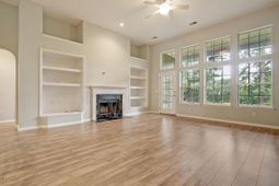 2264 Andover Way photo 4