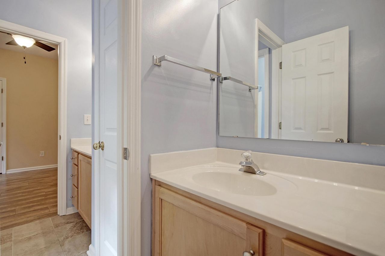 2264 Andover Way Photo 24