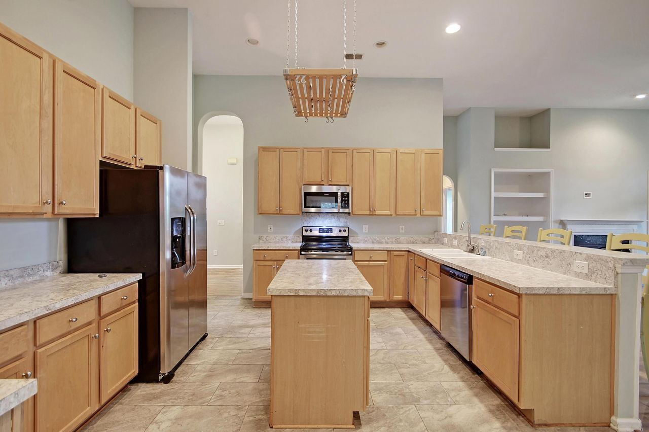 2264 Andover Way Photo 7