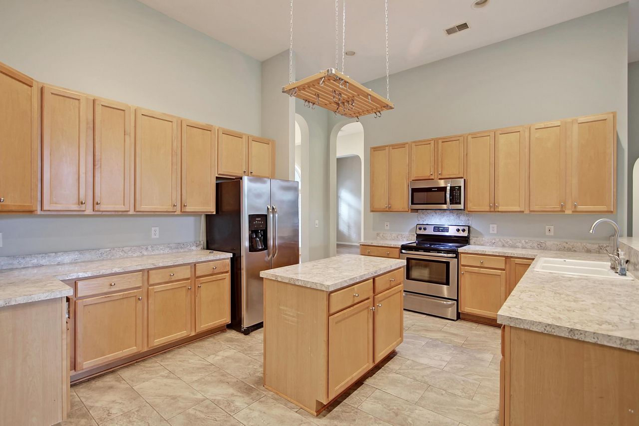 2264 Andover Way Photo 8