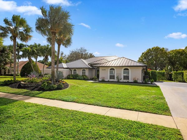 15495 Meadow Wood Drive, Wellington, FL 33414