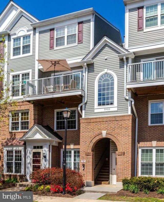 5950 Kimberly Anne Way, Unit 101, Alexandria, VA 22310 Main Photo