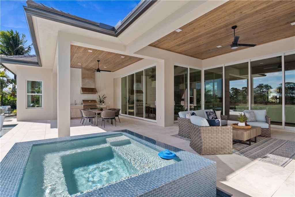 6955 71st Court, Vero Beach, FL 32967 Photo