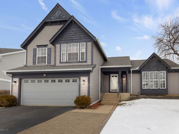 272 Village Lane, Bartlett, IL 60103