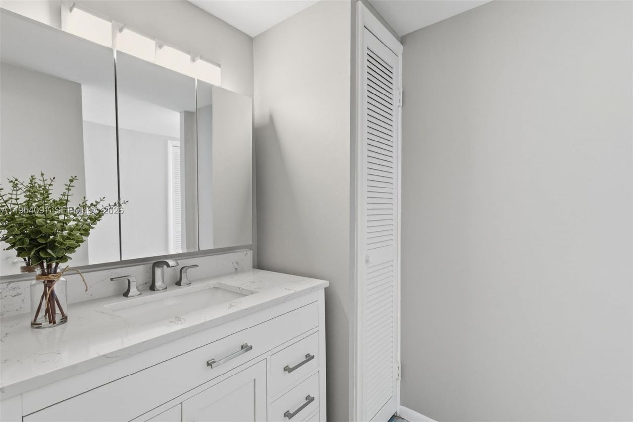 1345 Lincoln Rd, Unit 1006, Miami Beach, FL 33139 Photo