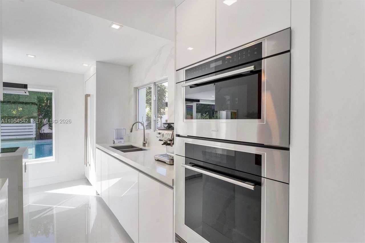 1903 Bay Dr , Pompano Beach, FL 33062 Photo