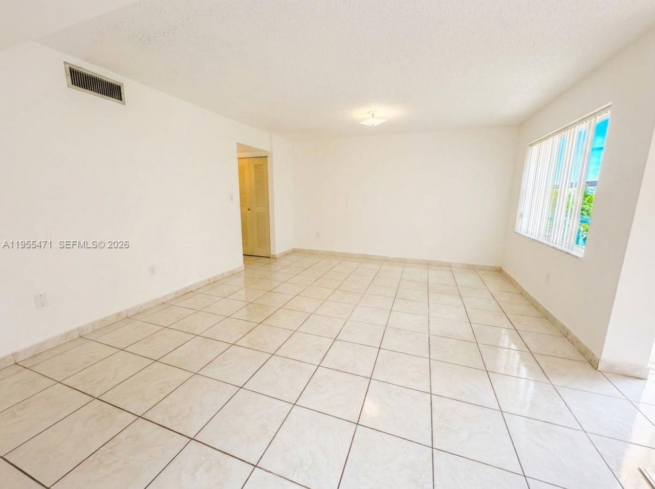 2582 W 56th St, Unit 201, Hialeah, FL 33016 Photo