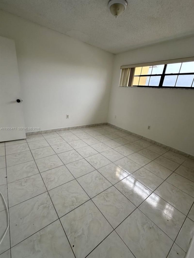 2582 W 56th St, Unit 201, Hialeah, FL 33016 Photo