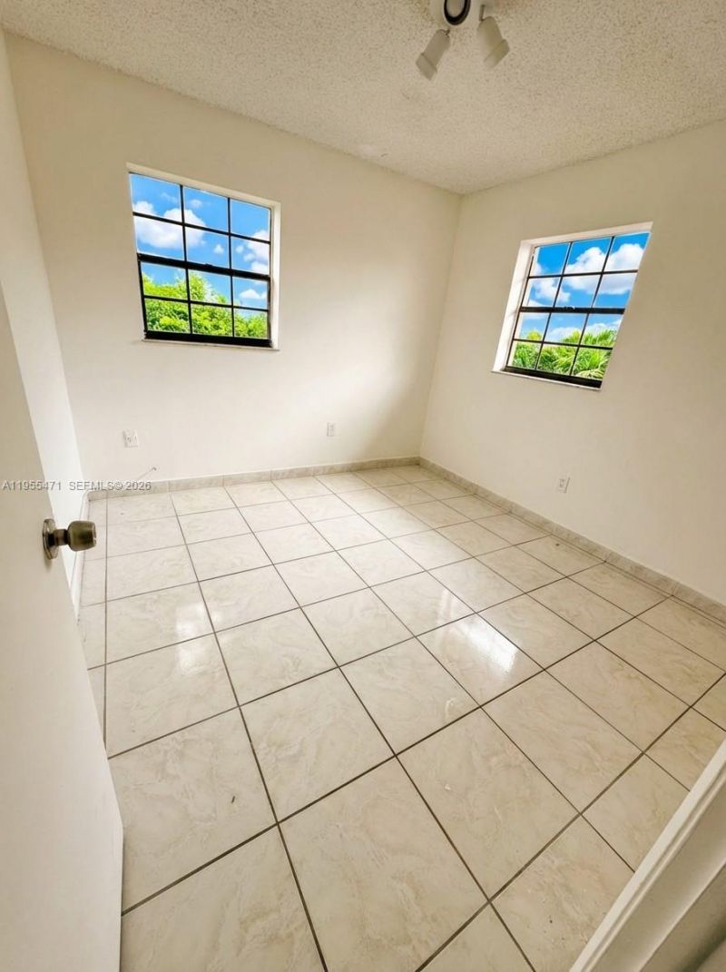 2582 W 56th St, Unit 201, Hialeah, FL 33016 Photo
