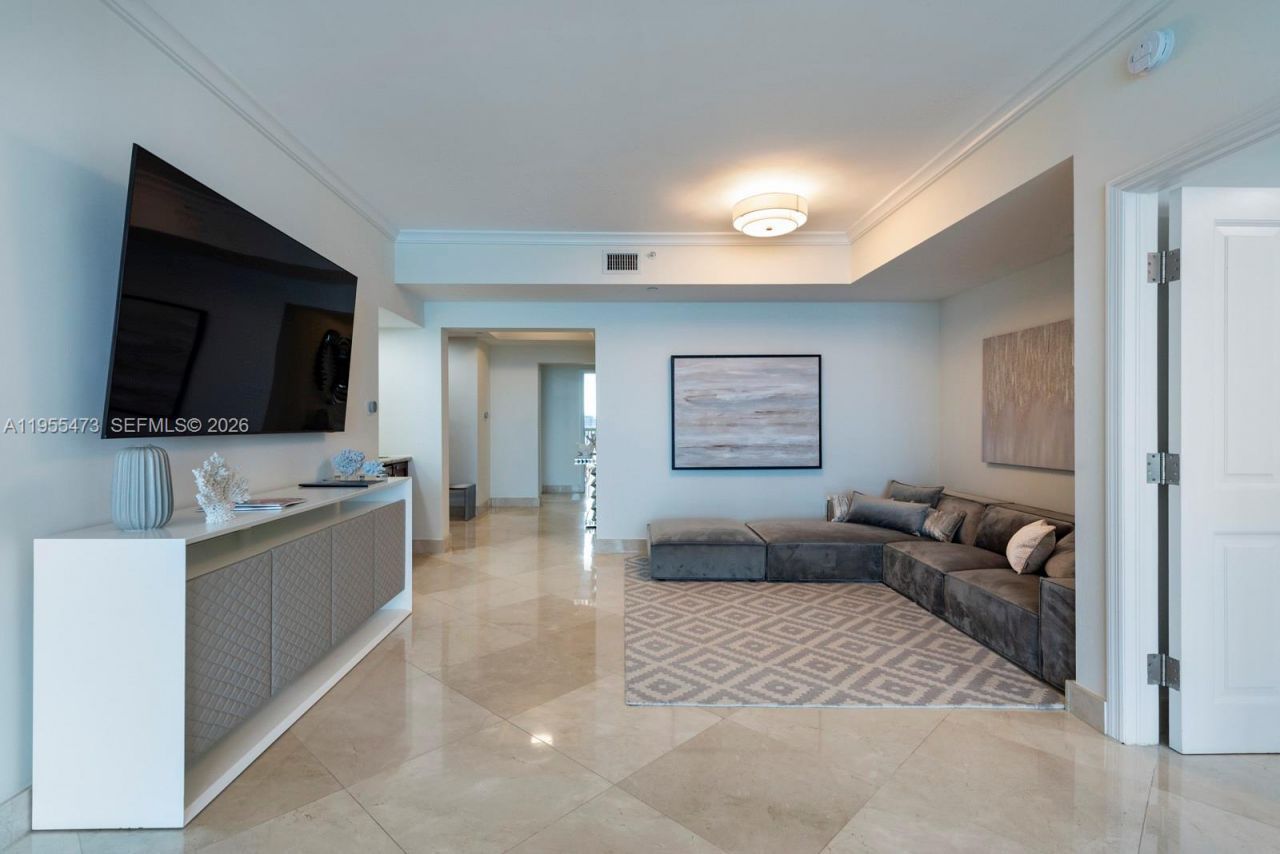 17875 Collins Ave , Unit 2605, Sunny Isles Beach, FL 33160 Photo