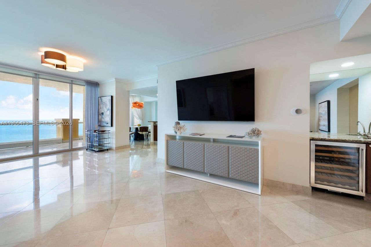 17875 Collins Ave , Unit 2605, Sunny Isles Beach, FL 33160 Photo