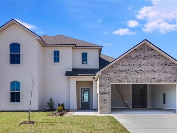 4697 E Ridge Road E, Lake Charles, LA 70607
