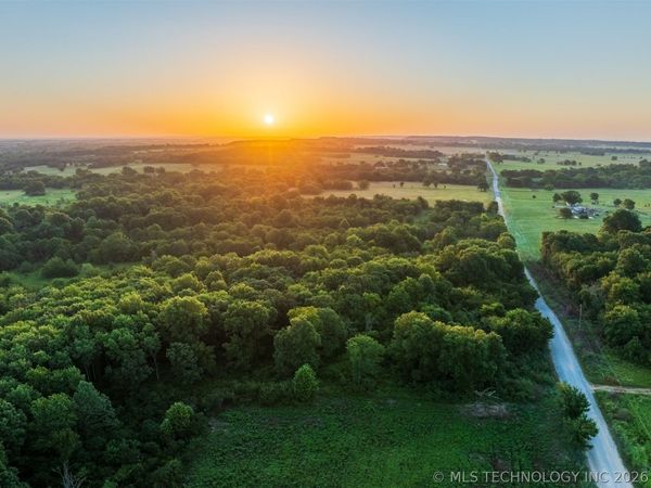 1 E 1020 Road , Warner, OK 74469