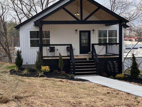 215 W End Ave, McMinnville, TN 37110