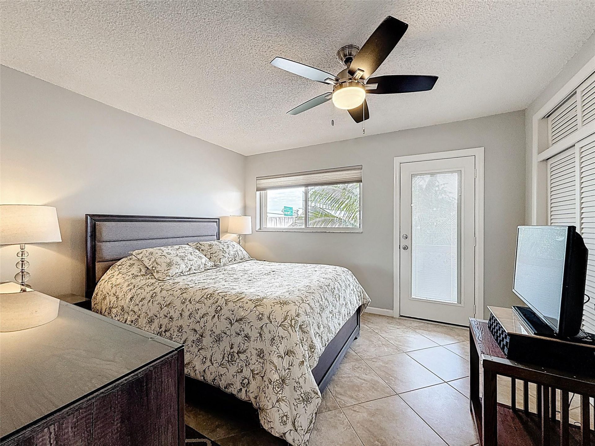 800 SW 11th Avenue, Unit 12, Hallandale Beach, FL 33009 Photo