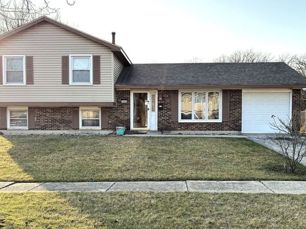 1040 Blackhawk Drive, University Park, IL 60484