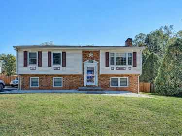 2124 BEAVERS LN, Vinton, VA 24179