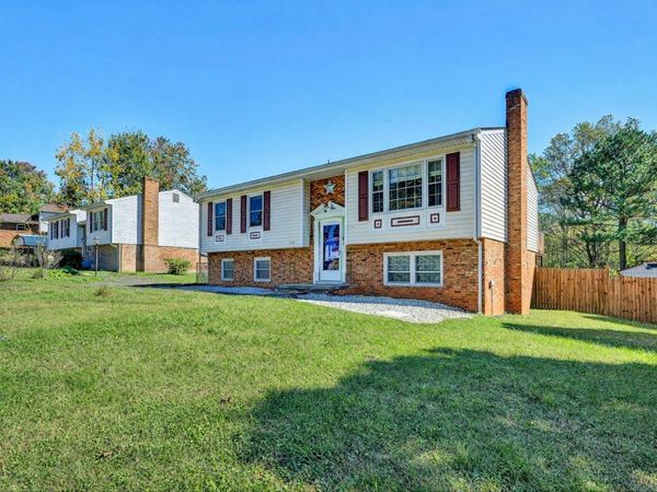 2124 BEAVERS LN, Vinton, VA 24179