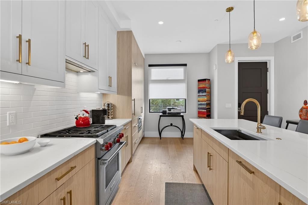 850 Central Ave, Unit 208, Naples, FL 34102 Photo