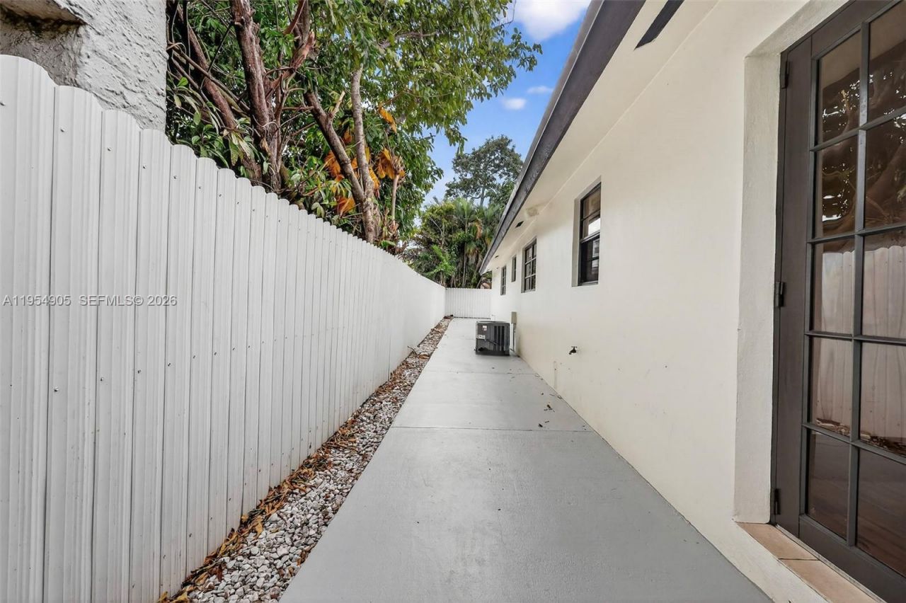 1632 SW 19th Terrace, Miami, FL 33145 Photo