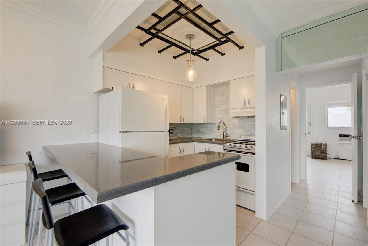 3177 S Ocean Dr , Unit 309, Hallandale Beach, FL 33009 Photo