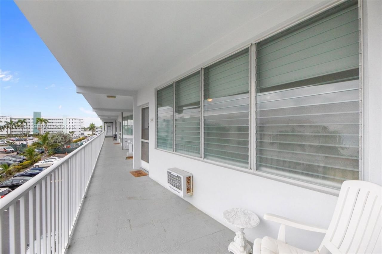 3177 S Ocean Dr , Unit 309, Hallandale Beach, FL 33009 Photo