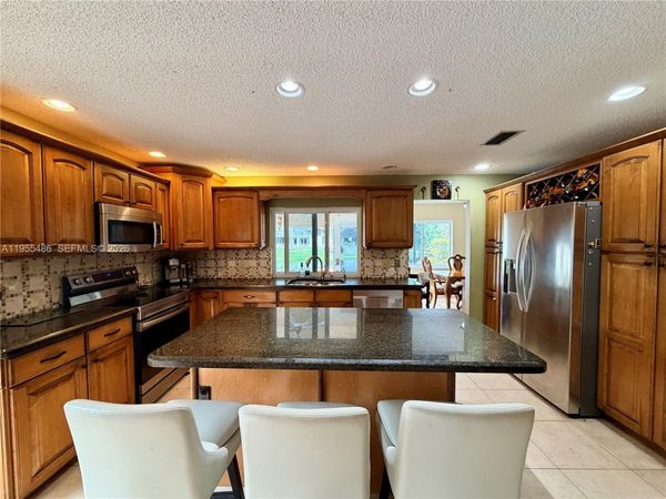2865 Begonia Way, Cooper City, FL 33026