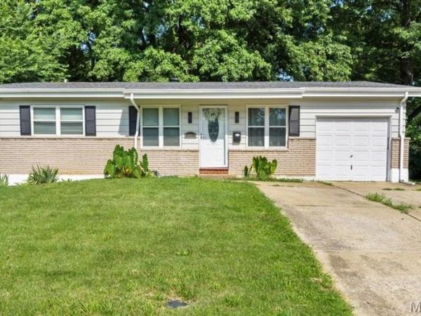 10815 Vorhof Drive , St Louis, MO 63136