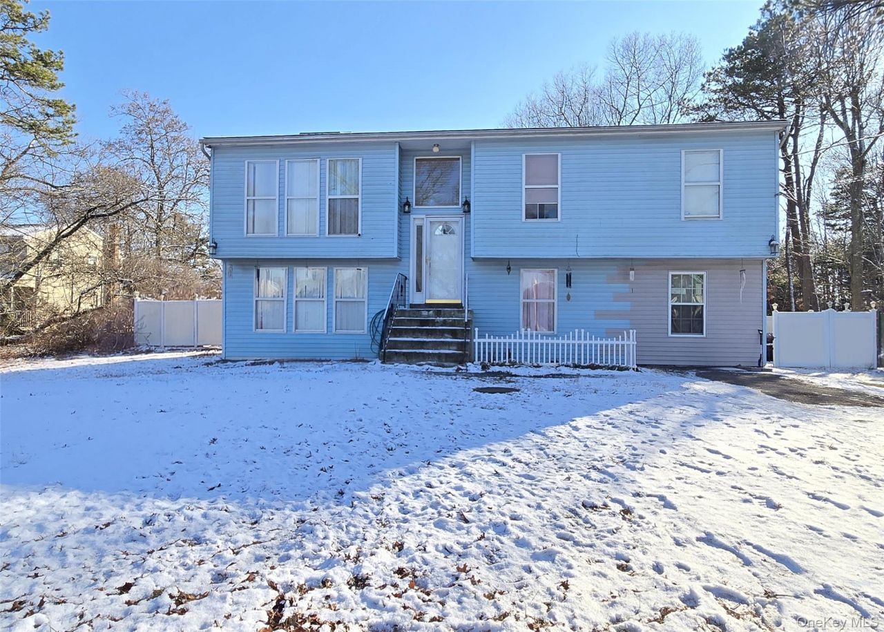 54 Beacon Street, Shirley, NY 11967 Main Photo