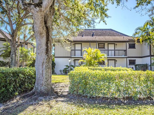 13334 Polo Club Road, Unit 348, Wellington, FL 33414