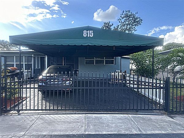 815 S 26th Ct, Hollywood, FL 33020