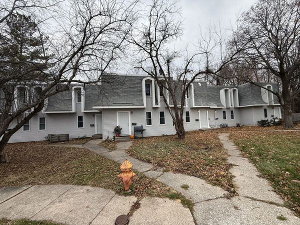 301 30th Court, Moline, IL 61265
