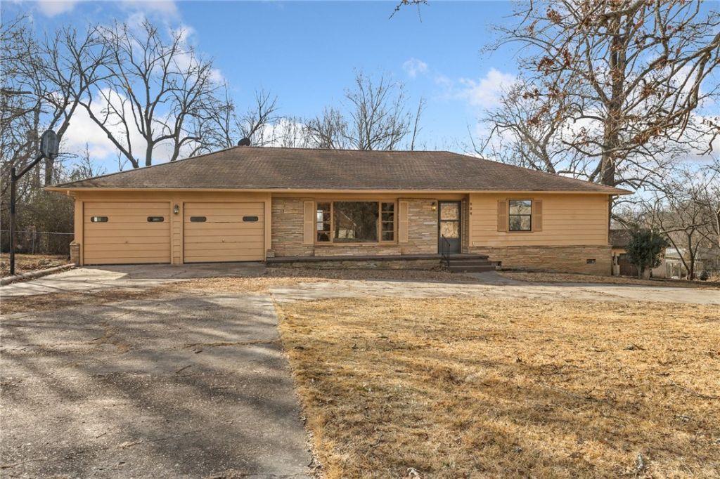 624 E South, Harrison, AR 72601 Main Photo