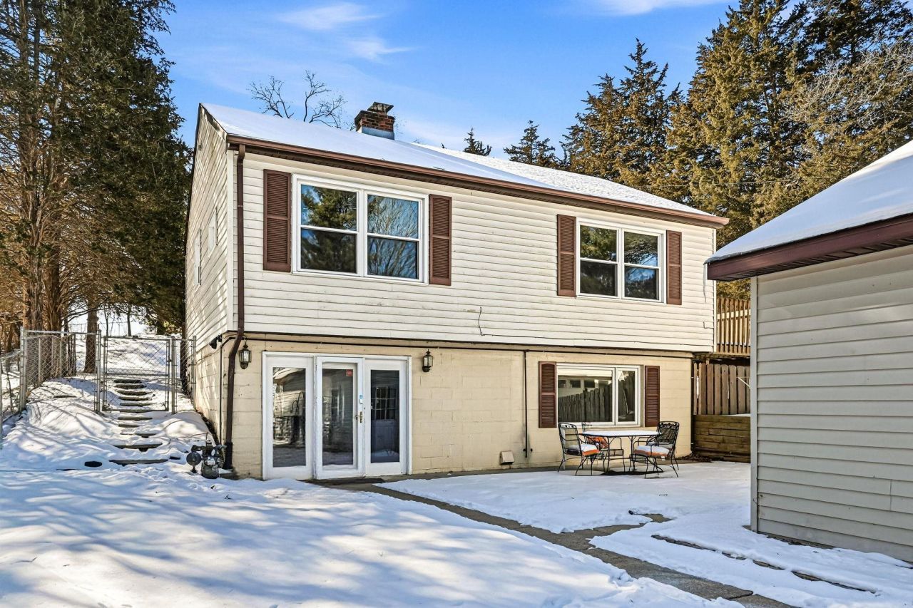 6961 Hiatt Drive, Rockford, IL 61114 Main Photo