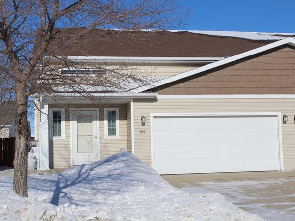 922 31st Avenue W, West Fargo, ND 58078