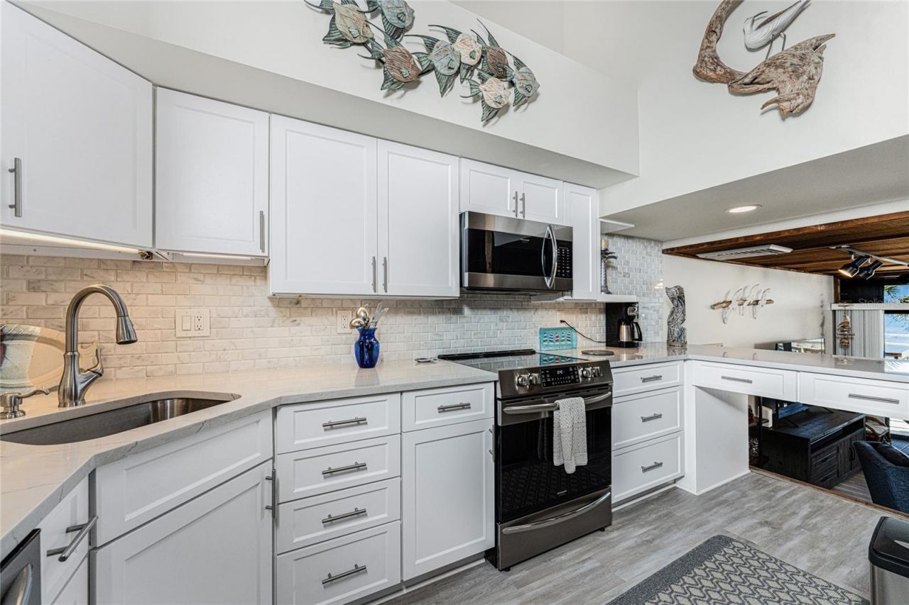 5030 N Beach Road, Unit 3, Englewood, FL 34223 Photo