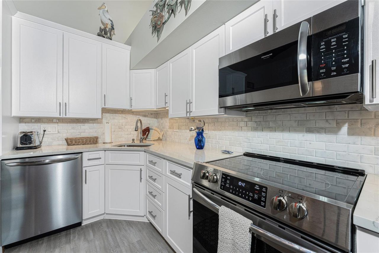 5030 N Beach Road, Unit 3, Englewood, FL 34223 Photo