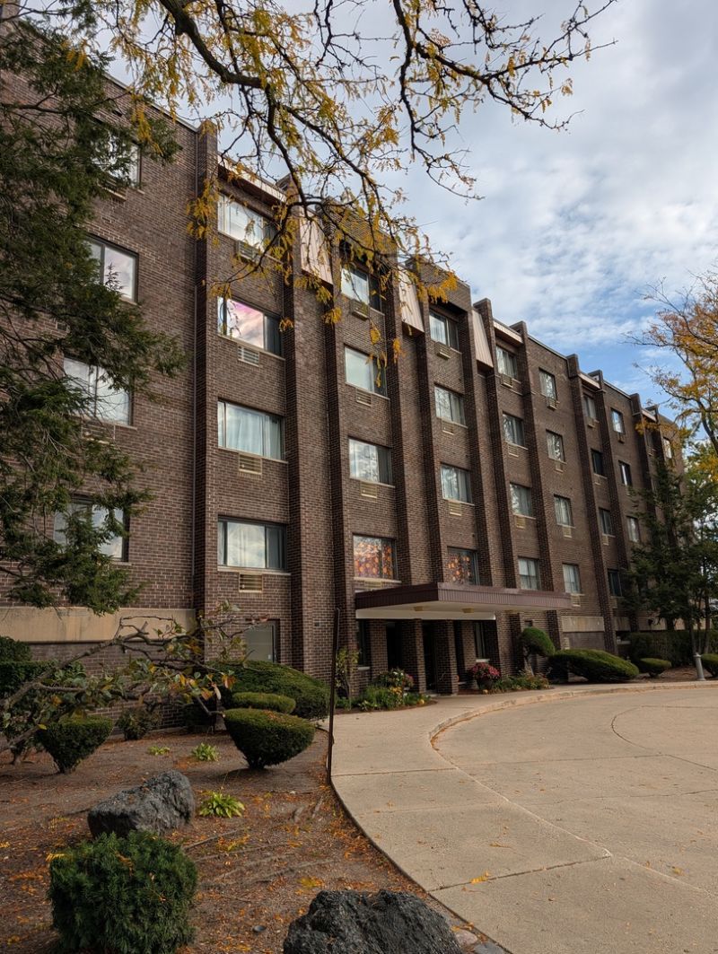 8444 W Wilson Avenue, Unit 407, Chicago, IL 60656 Main Photo