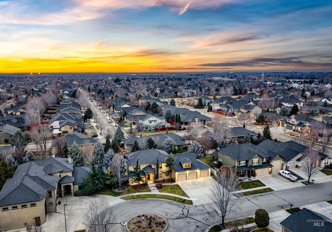 5627 N Morpheus Place, Meridian, ID 83646 Main Photo