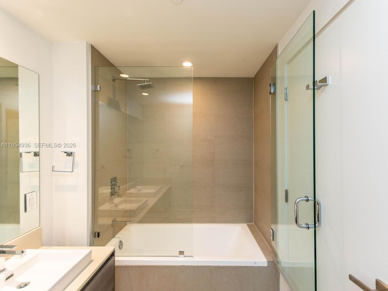 1080 Brickell Ave, Unit 1704, Miami, FL 33131 Photo