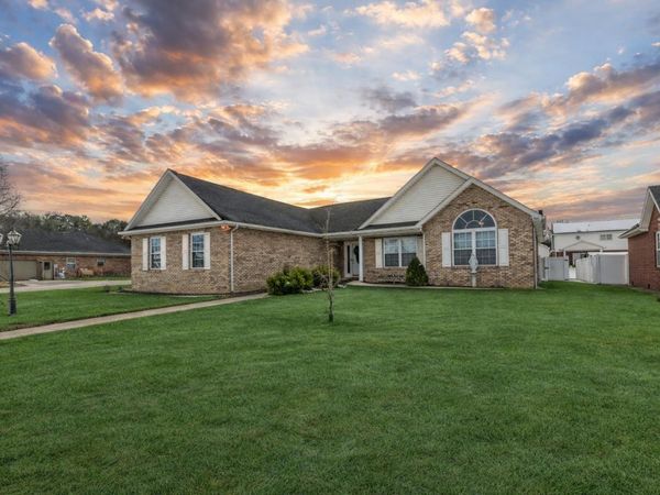 9120 Clear Creek Drive, Evansville, IN 47711