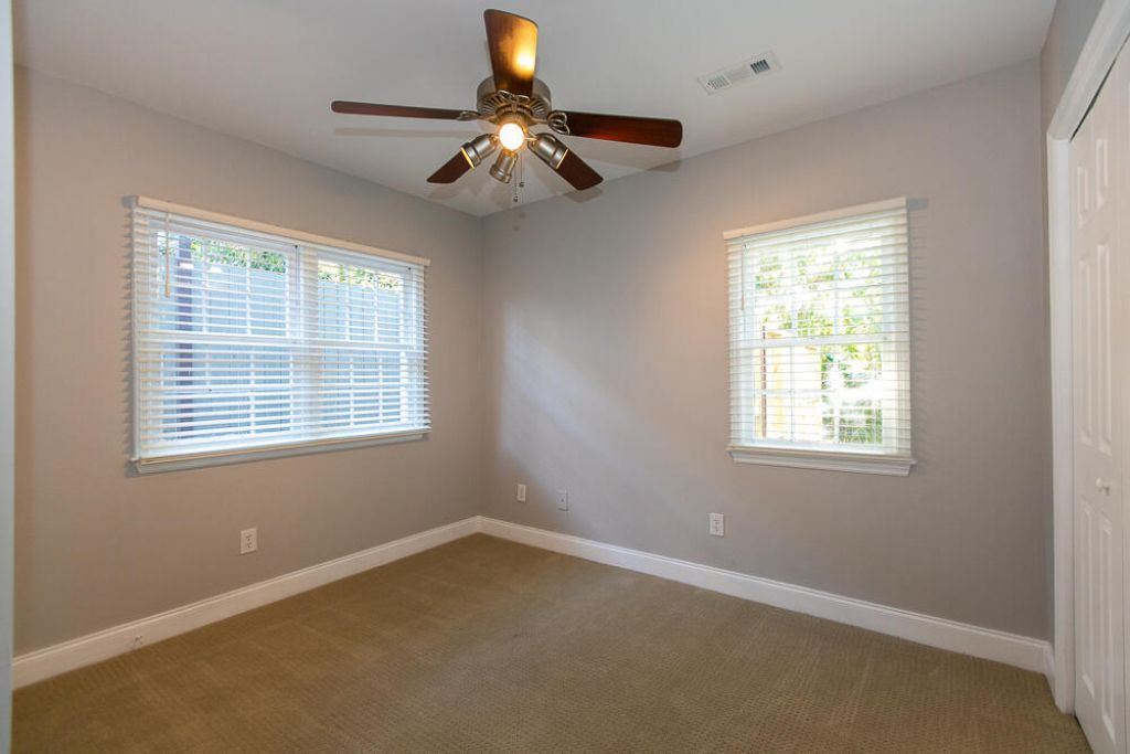 87 America Street Photo 10