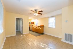 87 America Street photo 4